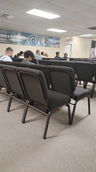 Iglesia De Cristo Manantial En El Desierto